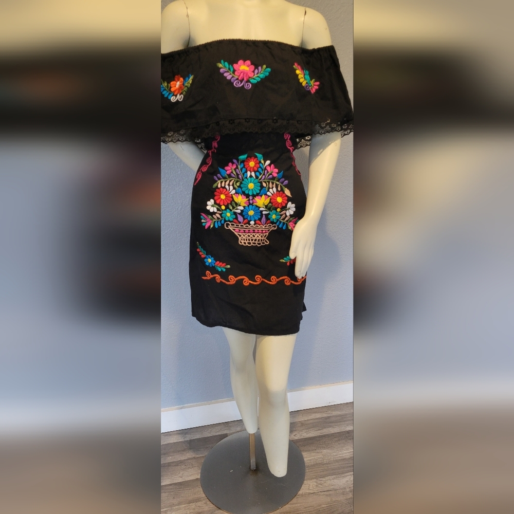 OFF SHOULDER WOMAN DRESS FLORAL ARTESANAL Size M 100% Cotton Embroidered Black - Picture 5 of 13